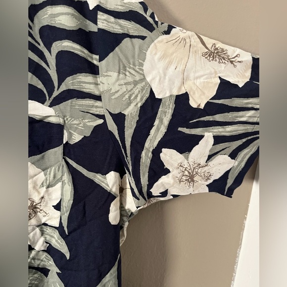 Natural Issue Men’s XL Hawaiian Vintage Rayon Shirt Navy Cream Floral - Picture 9 of 11